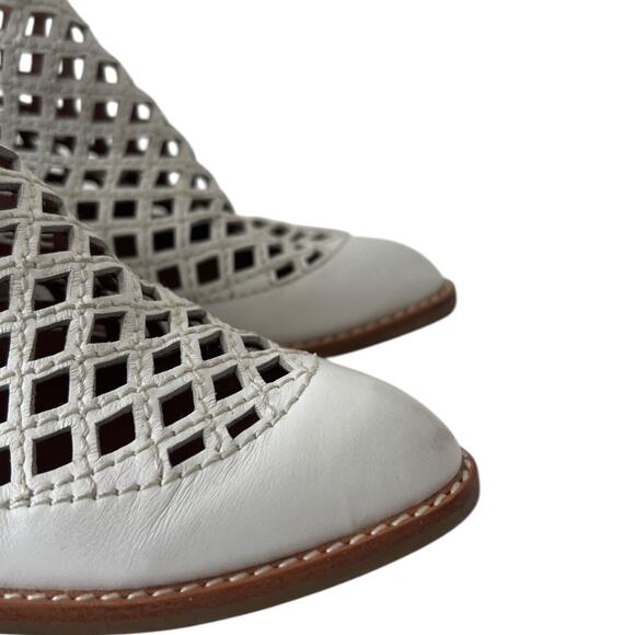Jeffrey Campbell Taggart Open Weave Ankle White Leather  Boots Size 6 - Picture 6 of 9